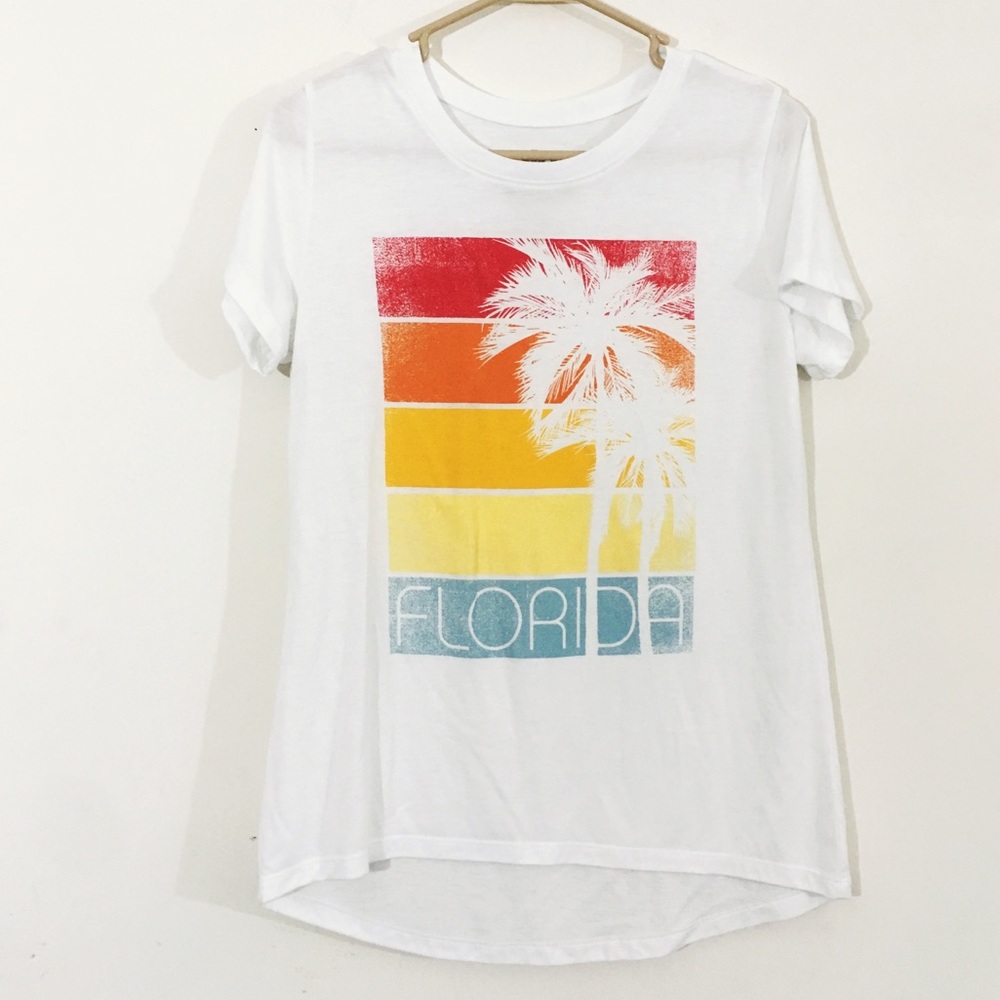 Retro Florida Palm Tree Graphic Tee Medium